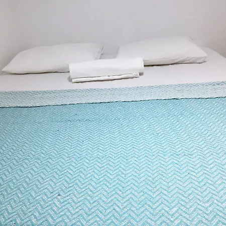 Aristheu Hostel *